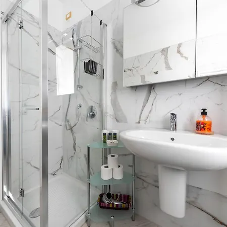 Ur-nest Donato Creti *