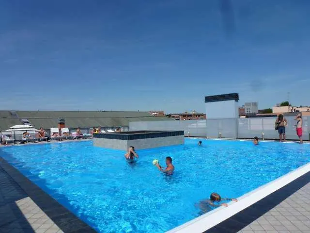 Ur-nest Donato Creti 아파트