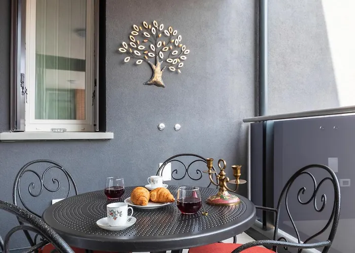 Ur-nest Donato Creti *