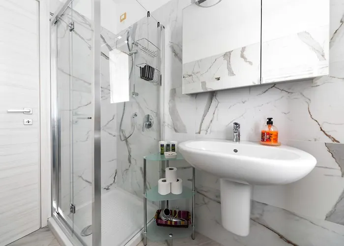 Ur-nest Donato Creti *